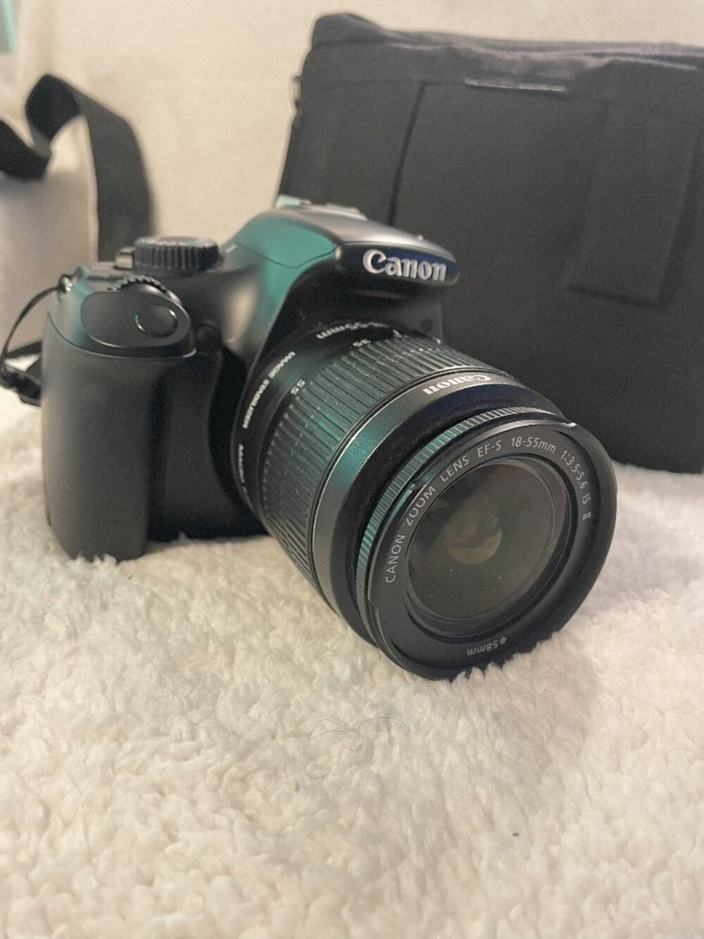 Canon EOS Rebel T5 Digital SLR w 18-55mm IS II Lens w/ acc - read below